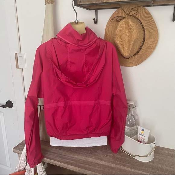 Lululemon Devi Pink Windbreaker - Picture 2 of 6
